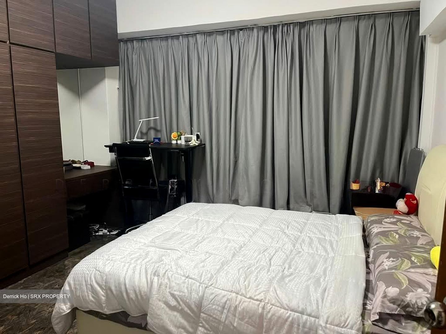 International Plaza (D2), Apartment #553154571